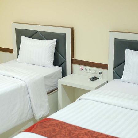 Grand Buana Lestari Hotel Padang  Exterior foto