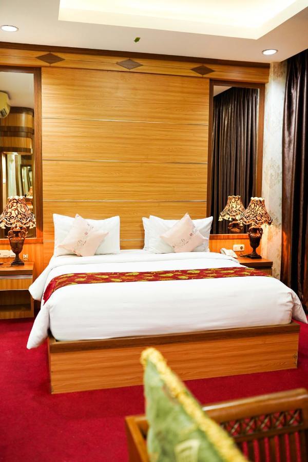 Grand Buana Lestari Hotel Padang  Exterior foto