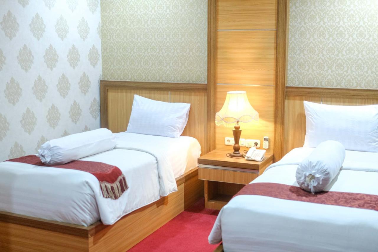 Grand Buana Lestari Hotel Padang  Exterior foto